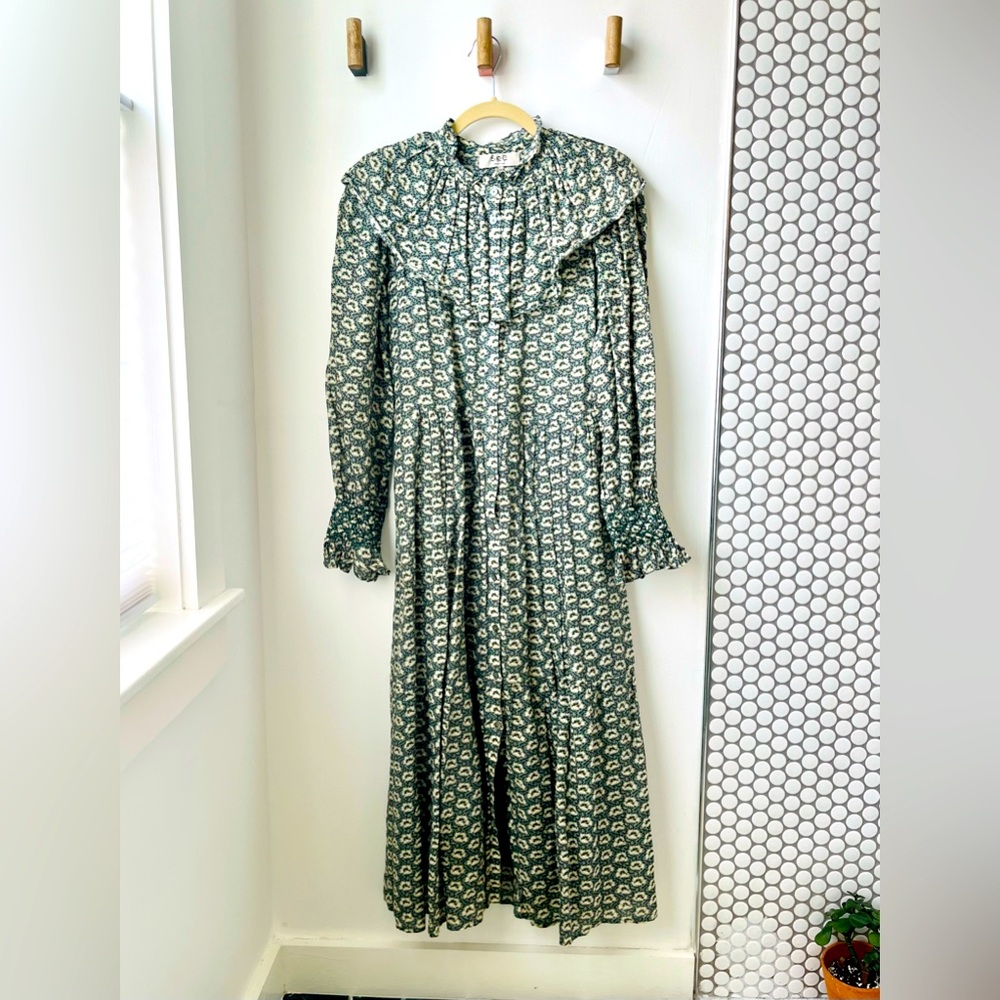 Beautiful SEA New York dress, perfect for most seasons